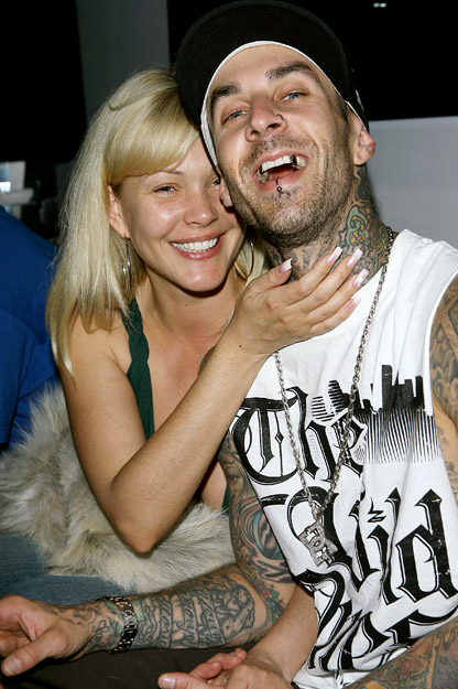 Drama queens Shanna Moakler and Travis Barker have broken up after 