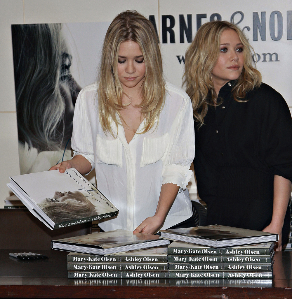 fp_1613814_nyc_olsen_signing_102808