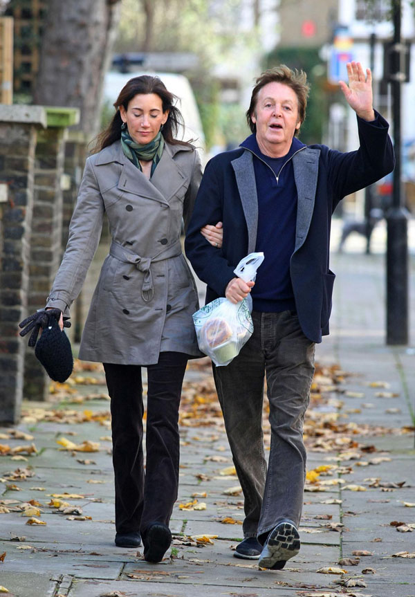 81111l3_mccartney_p_b_gr_06