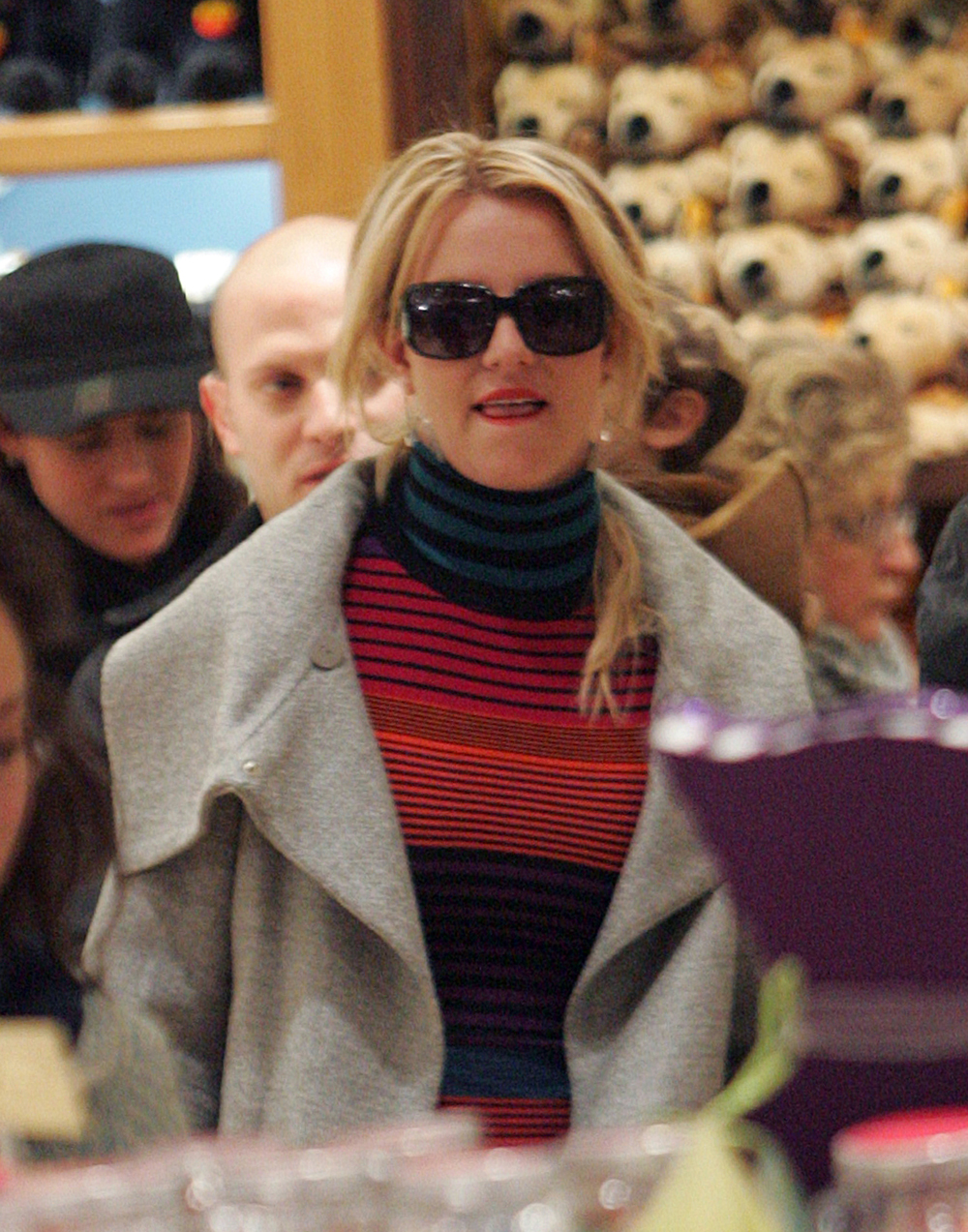 Britney Spears takes her two boys toy shopping at FAO Schwarz