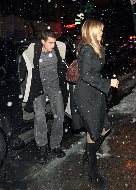How+long+did+john+mayer+and+jennifer+aniston+date