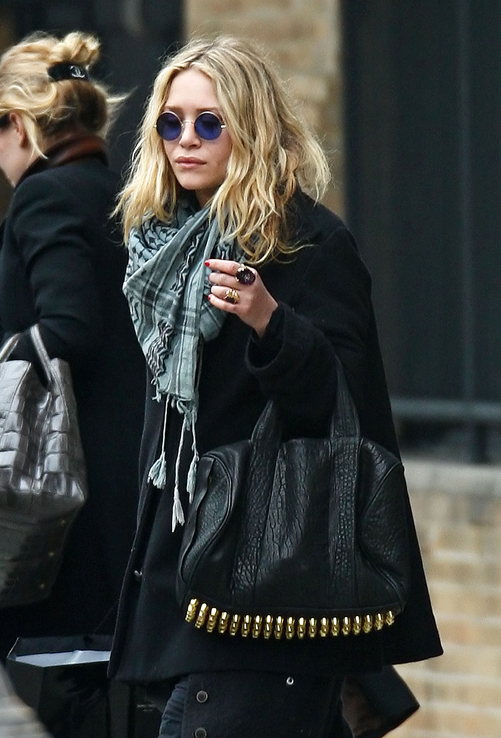 Mary-Kate Olsen and Ashley Olsen go for lunch at the SoHo House