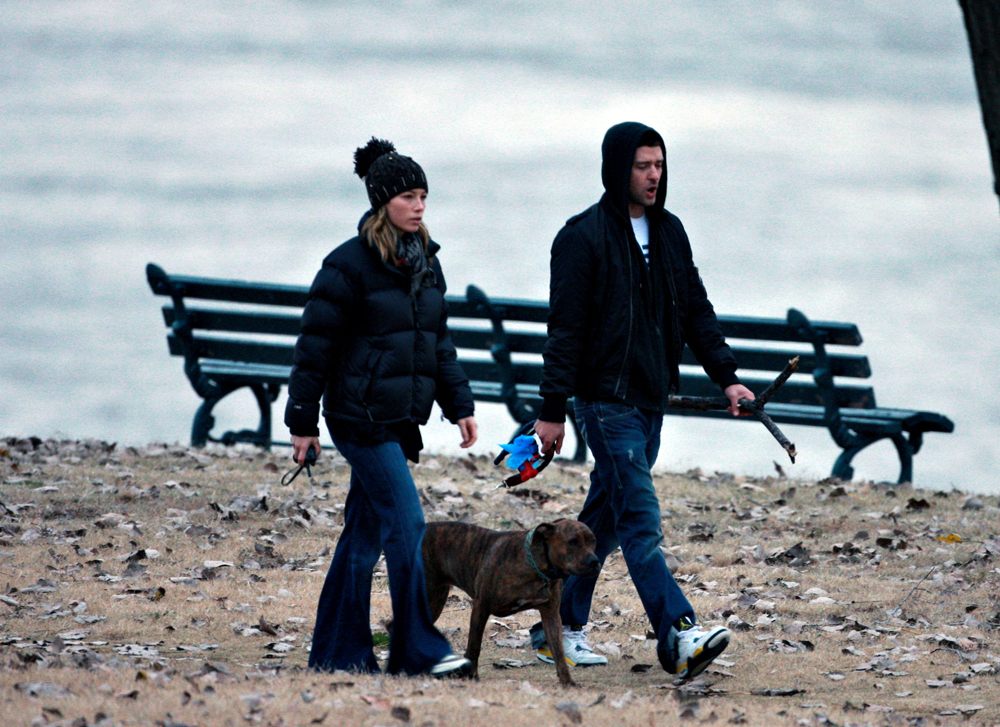 fp_1698146_exclusive___justin_and_jessica_spend_the_holidays_in_memphis_