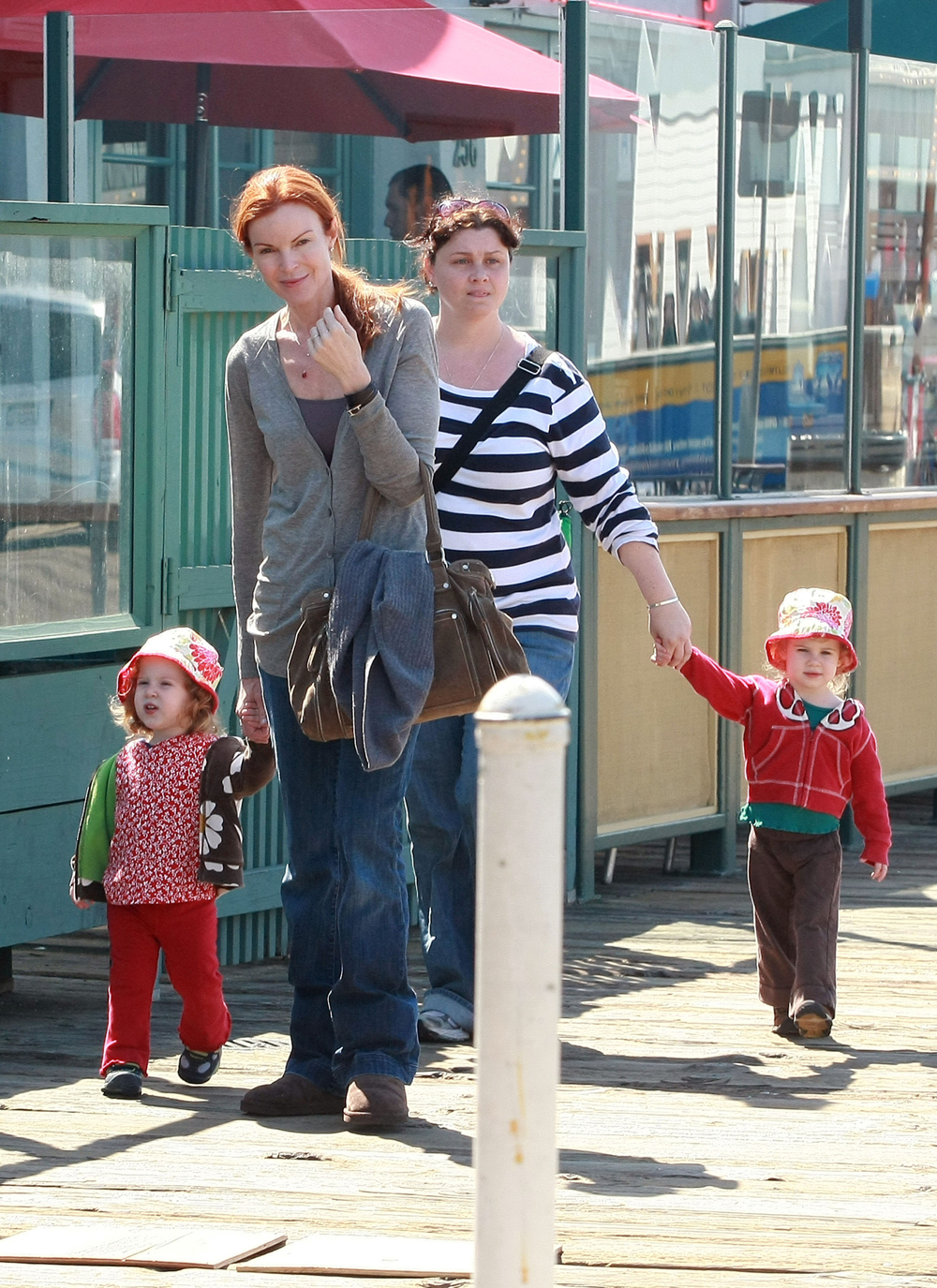 fp_1971053_marcia_cross_and_kids_play_on_santa_monica_pier