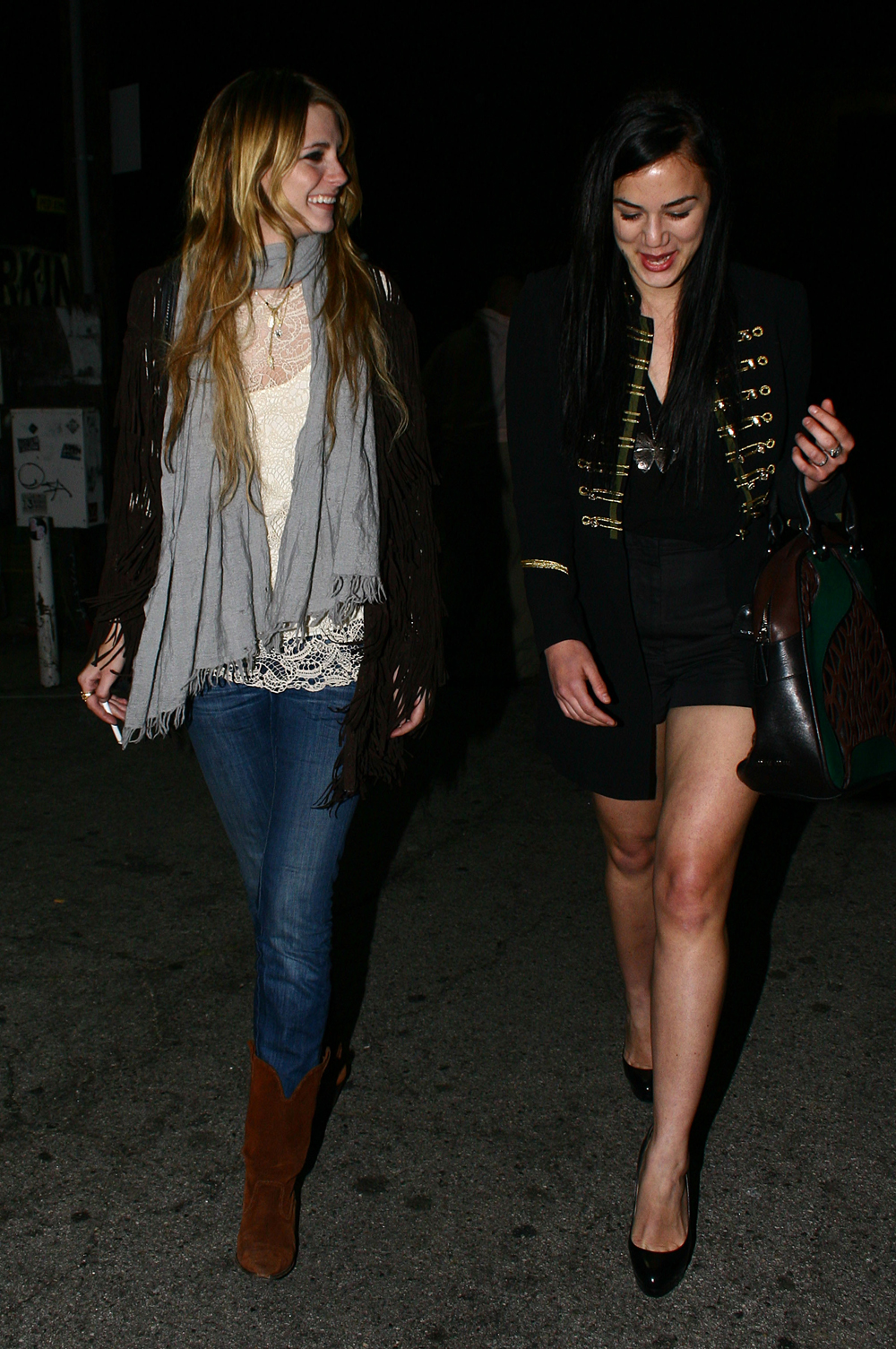 fp_2008223_mischa_barton_drags_on_in_hollywood_with_pals_
