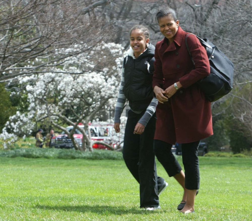 news obama family return 300309