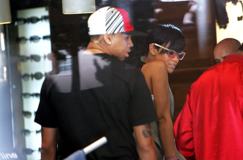 rihanna-chris-header