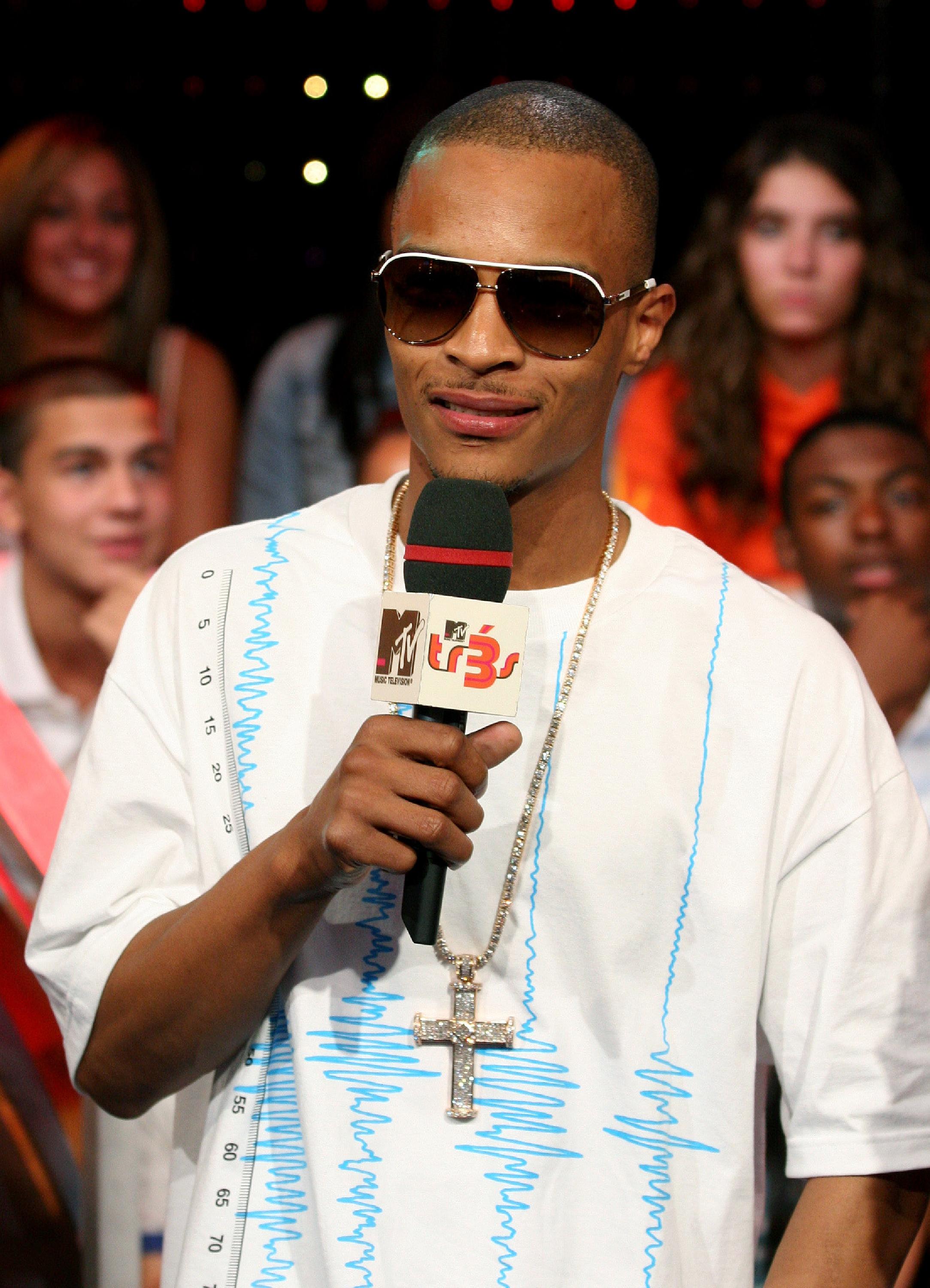 celebs at mtv trl 250607