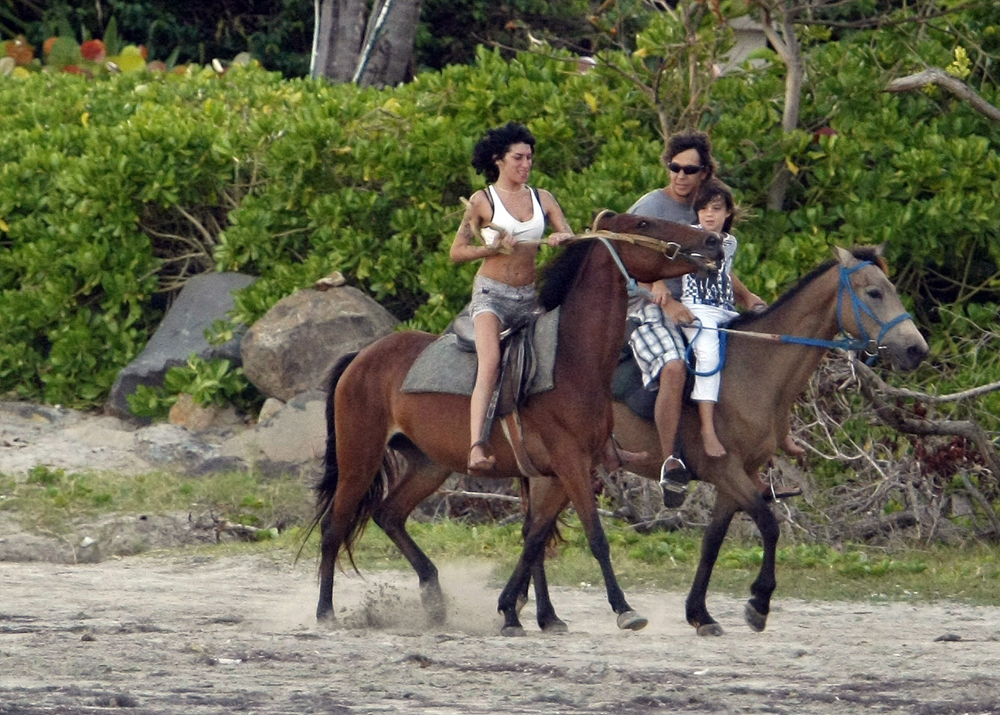 fp_2070355_amy_winehouse_rides_horses_in_st__lucia_at_sunset_