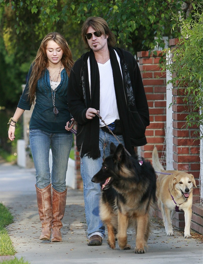 miley cyrus dogs 130409