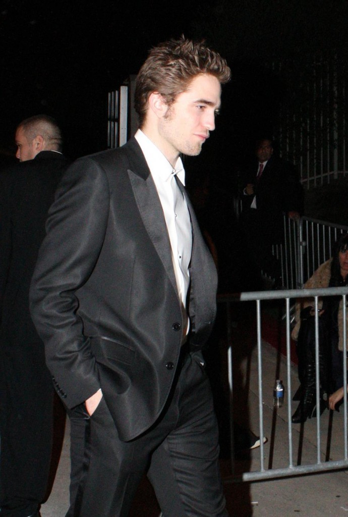 28630pcn_pattinson01