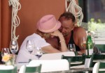 fp_3385894_uno_sting_trudie_080909 fp_3385894_uno_sting_trudie_080909