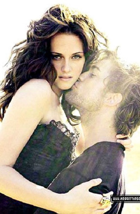 kristen stewart and robert pattinson kissing. were of Robert Pattinson