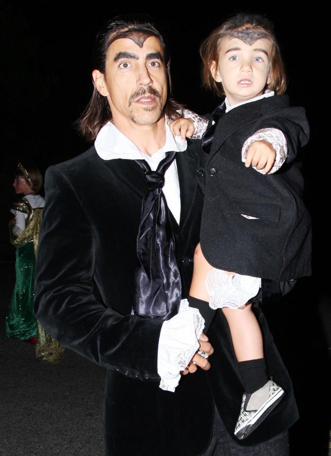 everly bear kiedis. and his son Everly Bear,