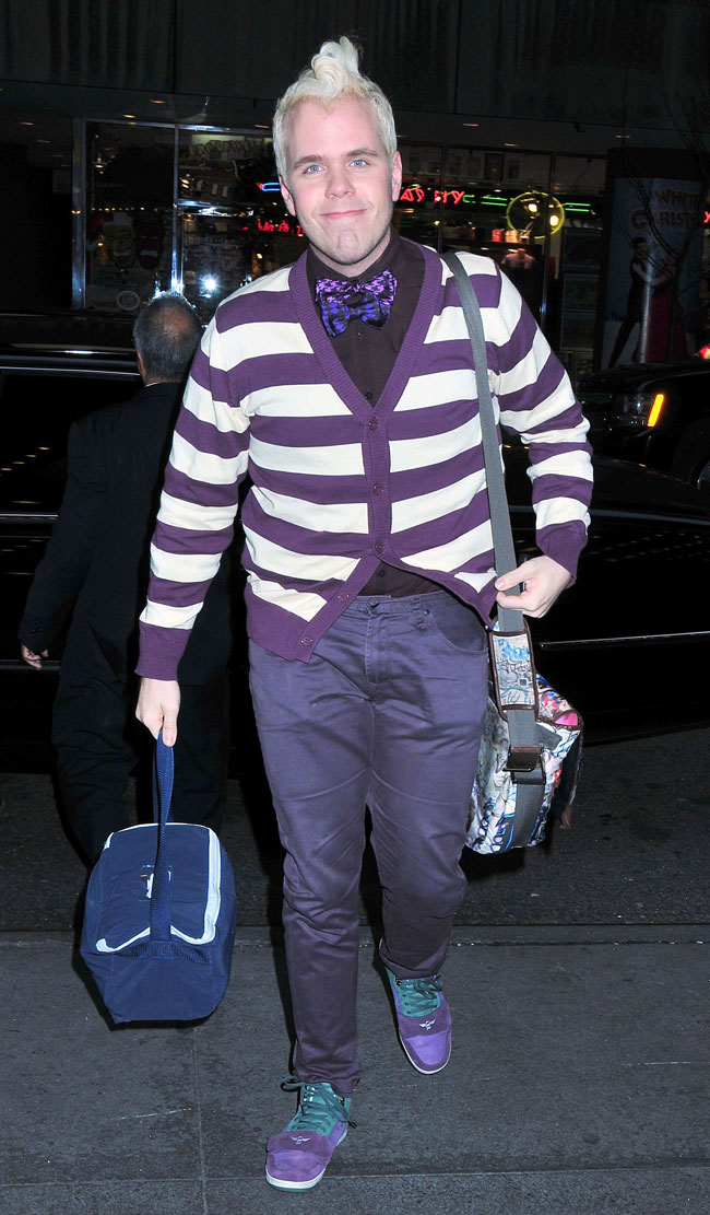 http://www.celebitchy.com/wp-content/uploads/2009/12/wenn2679348.jpg