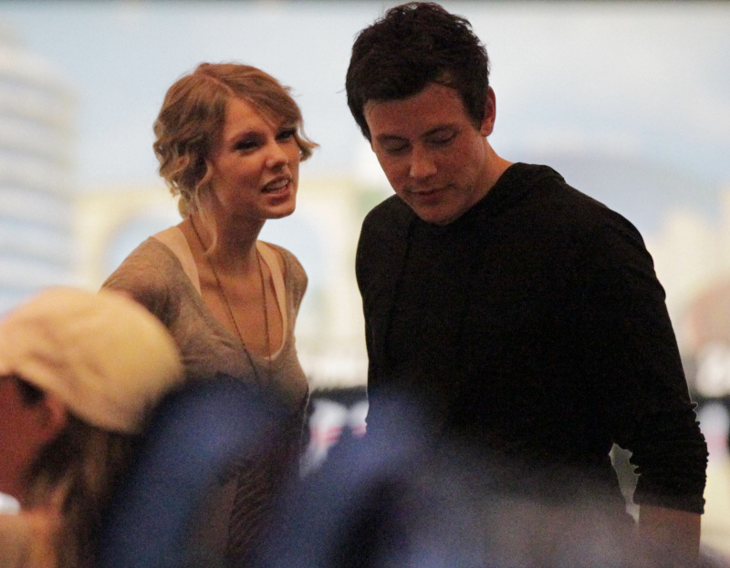 Is Taylor Swift dating Cory Monteith, Taylor Lautner or John Mayer? Is Taylor Swift dating Cory Monteith, Taylor Lautner or John Mayer?