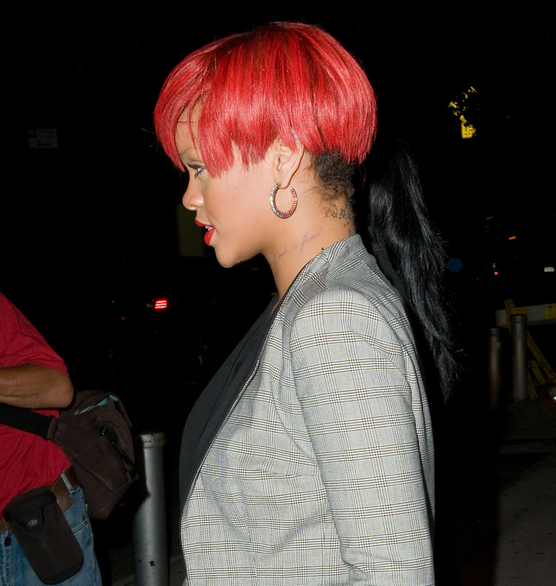 I can't believe Rihanna's dumb neck tattoo is a two day story.