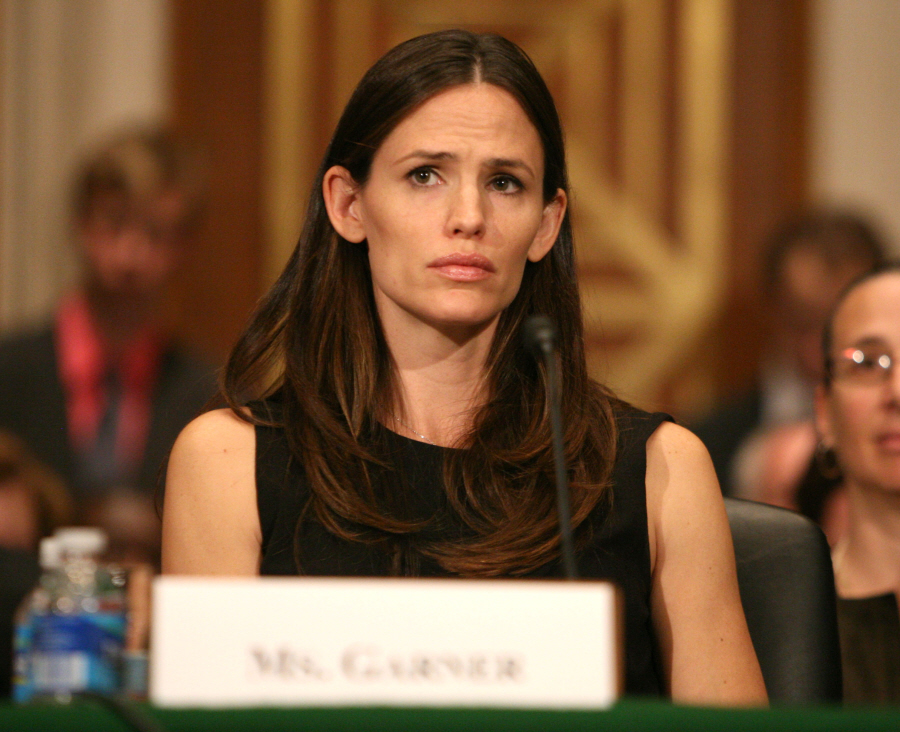 Yesterday Jennifer Garner went to Washington DC to testify before the 