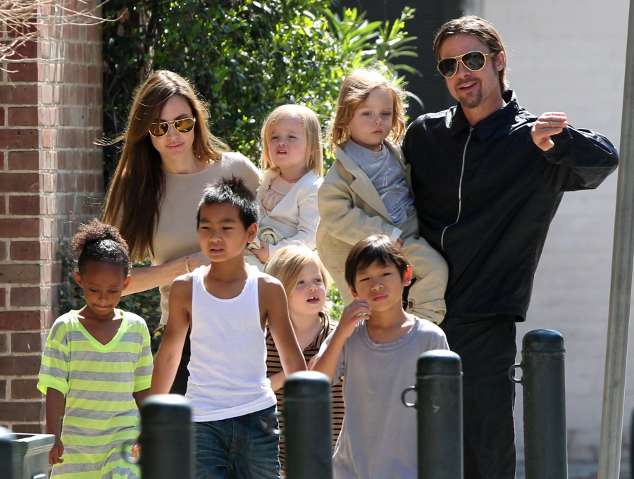 Chelsea Handler prend la défense de Jennifer Aniston: "Angelina Jolie est une p*tain de cinglée"