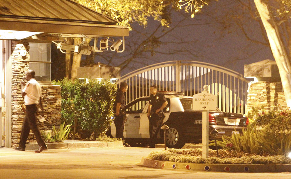 charlie sheen house pictures. Cops outside Charlie#39;s house
