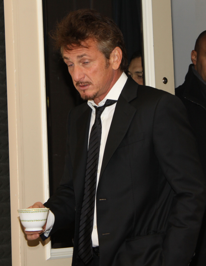 sean penn scarlett johansson photos. While Sean is totally into