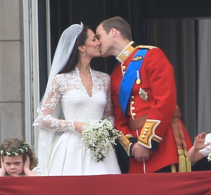 royal_wedding_balcony_1_wenn3315950
