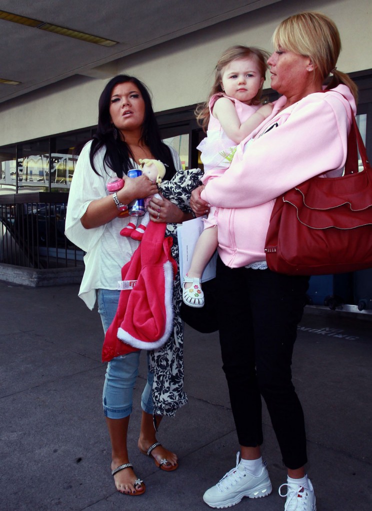 fp_7143579_teenmom_airport1