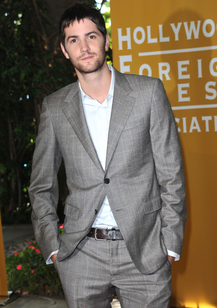 Jim Sturgess PILLOW WEEPER Also look at his ittybitty bangs trauma