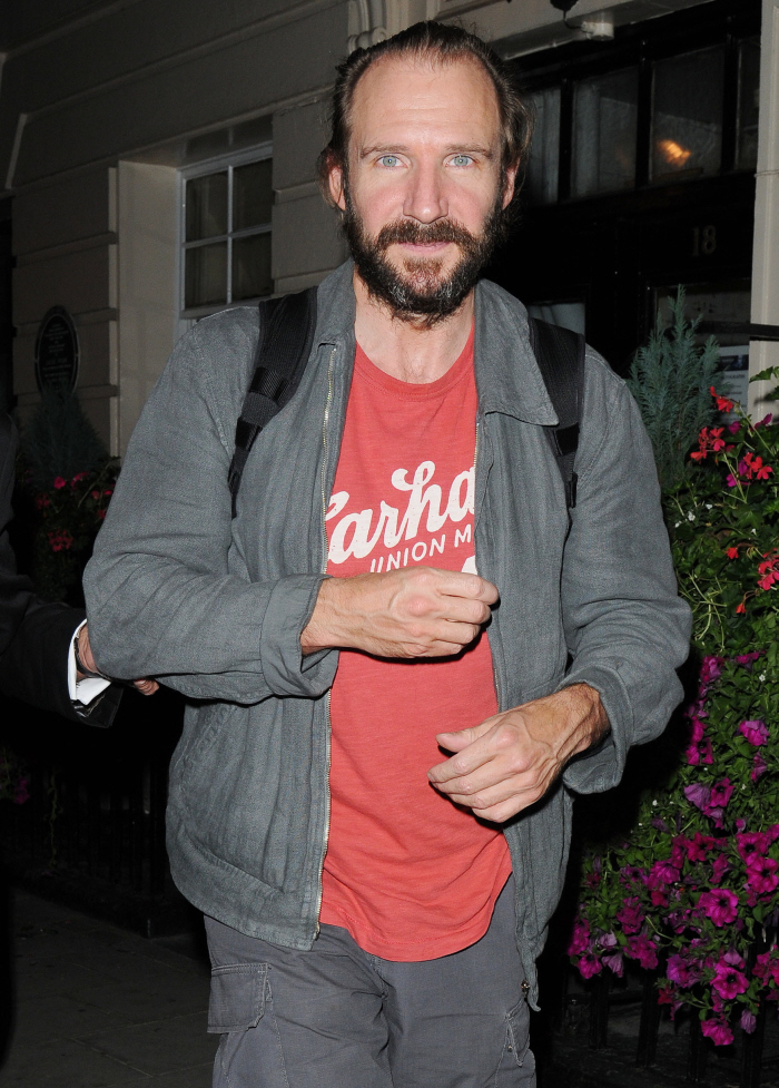 ralph_fiennes_theatre_05_wenn5711064