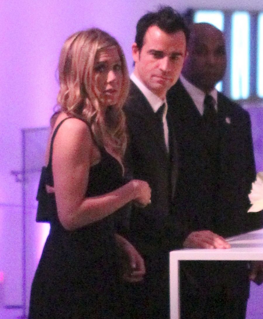 69304pcn_aniston17 69304pcn_aniston17