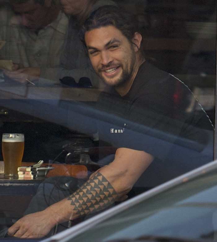 Cele bitchy Blog Archive Jason Momoa is casual in Venice Beach would 