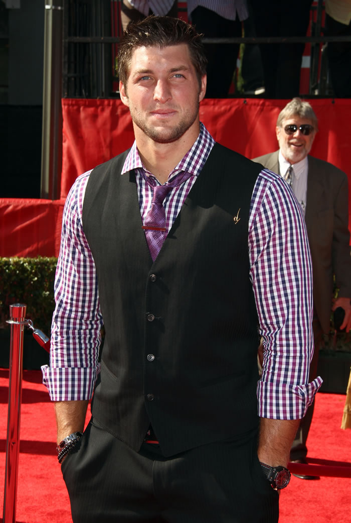 Tim Tebow Kissing