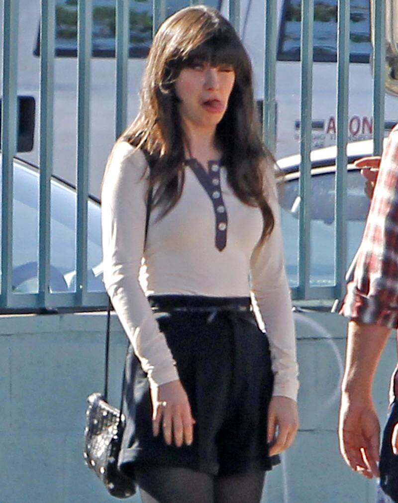 Russell Brand and Zooey Deschanel Couple russell brand and zooey deschanel