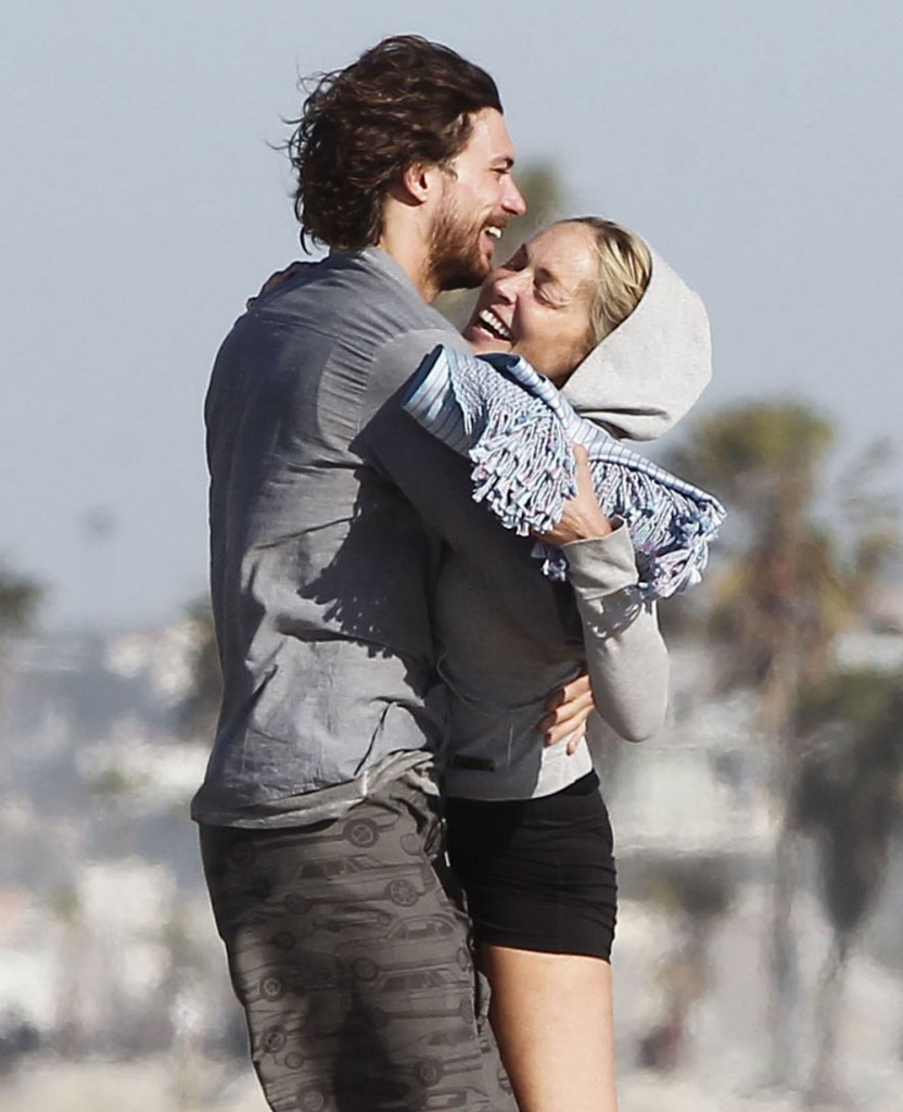 2FFN_Stone_Sharon_Boyfriend_FF7_052912_9134273 Sharon Stone