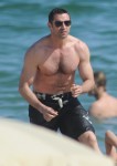 Hugh Jackman & Familie im Mittelmeer in Barcelona Hugh Jackman & Familie im Mittelmeer in Barcelona