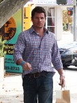 Exclusive... Nick Lachey Grabs Some Lunch