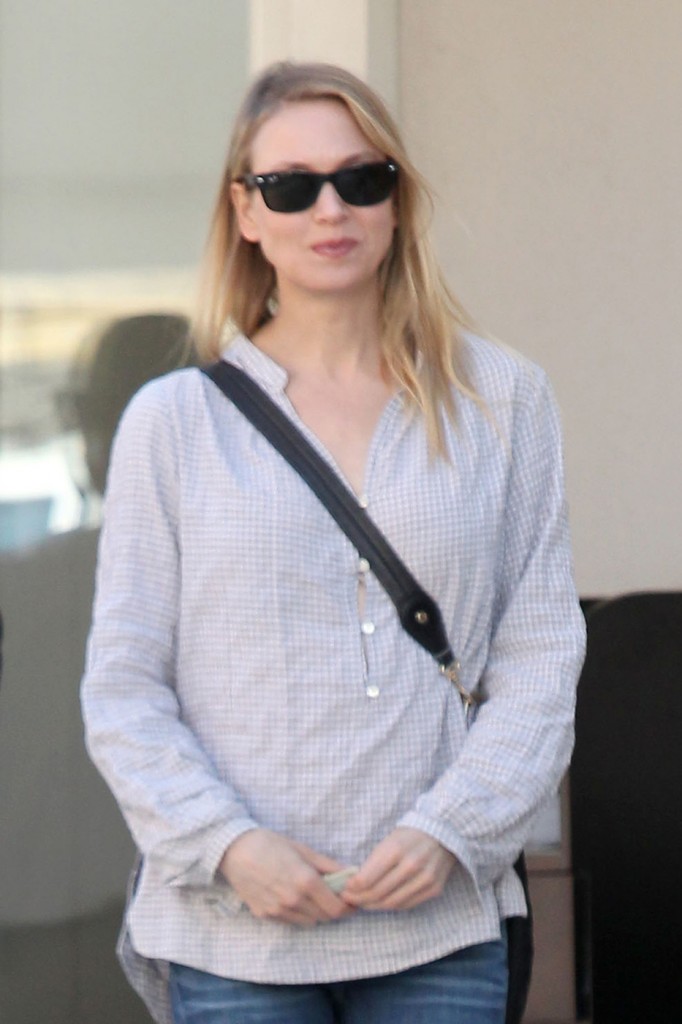 Renee Zellweger and her boyfriend Doyle Bramhall II seen going to Lancer Dermatology clinic in Los Angeles