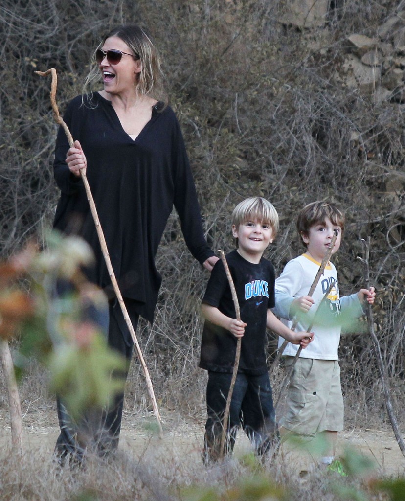 Brooke Mueller Takes Her Boys On A Hike
