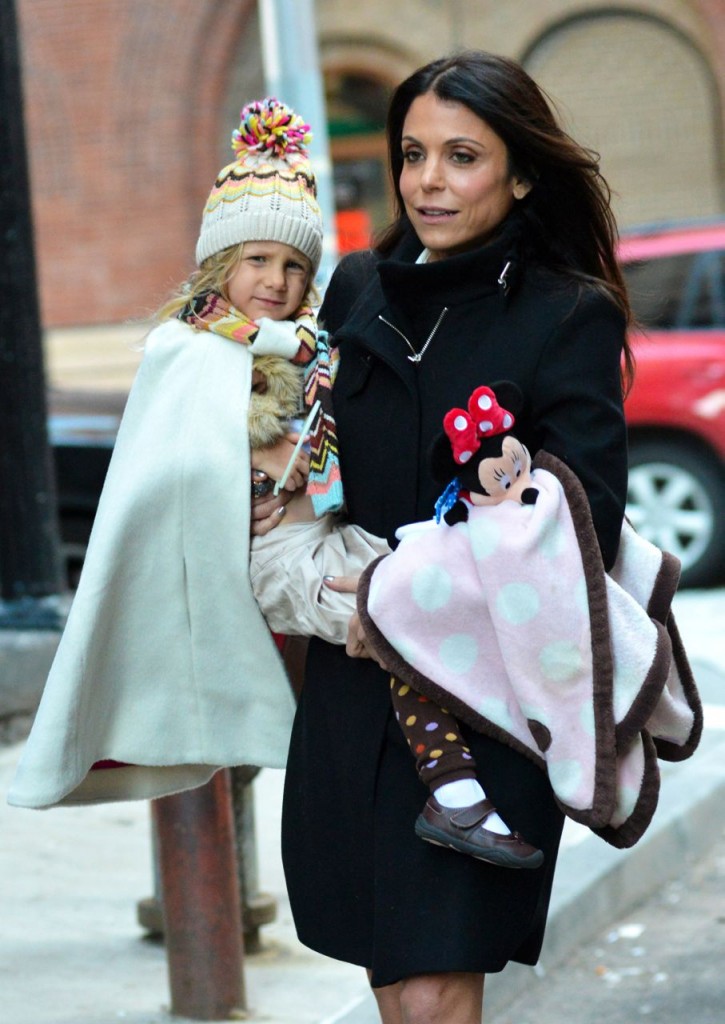 Bethenny Frankel Out And About With Her Daughter In NYC