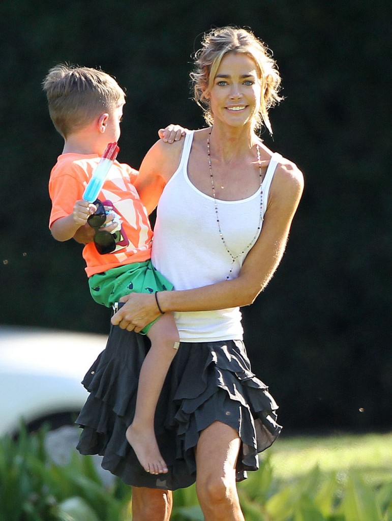 Exclusive... Denise Richards Takes The Kids To The Park