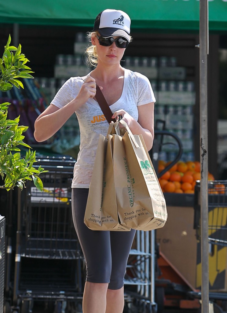 Katherine Heigl Shops For Healthy Groceries