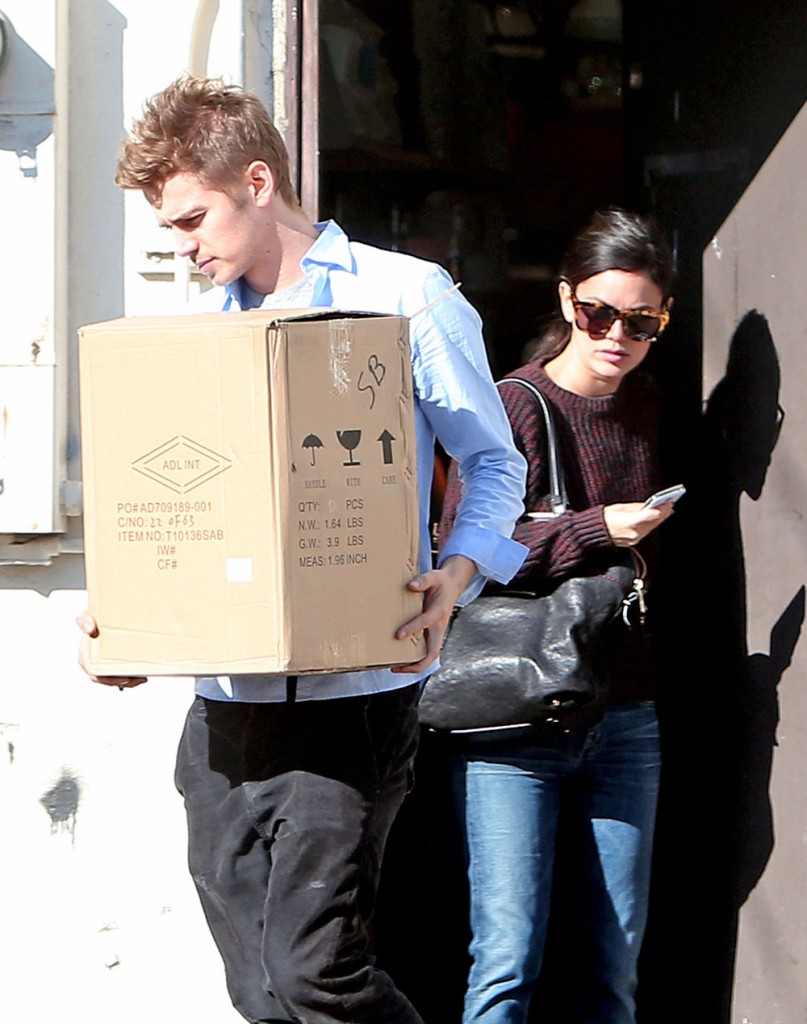 Semi-Exclusive... Hayden Christensen & Rachel Bilson Visit Practical Props