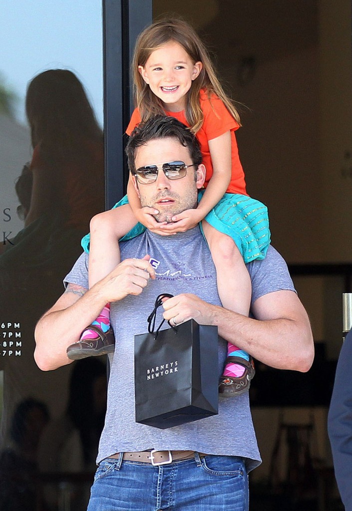 Ben Affleck Takes Seraphina Shopping In Beverly Hills