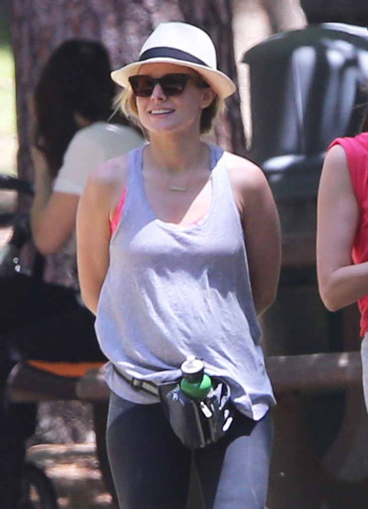 Kristen Bell Takes Her Dog To The Park