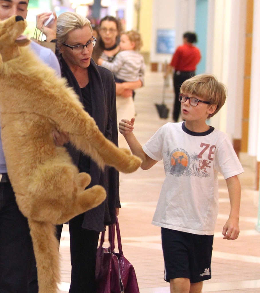 Exclusive... Jenny McCarthy And Son Shopping At The Sherman Oaks Mall