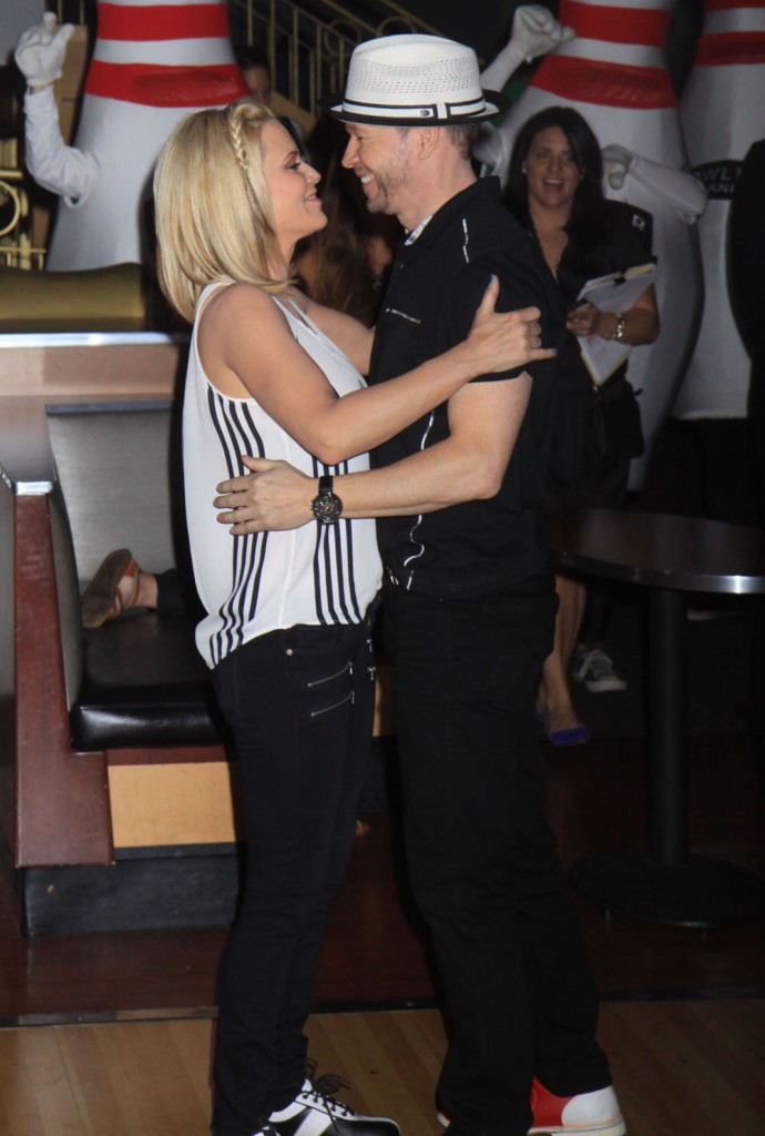 Jenny McCarthy & Donnie Wahlberg Can't Keep Their Hands Off Each Other