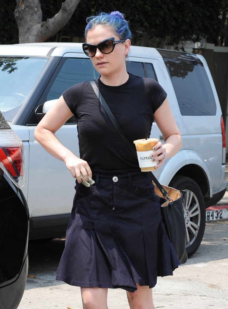 Anna Paquin Shows Off Her New Look
