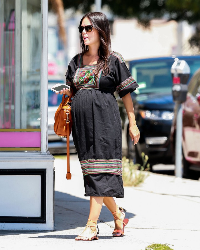 Exclusive... Pregnant Rachel Bilson Goes Shopping