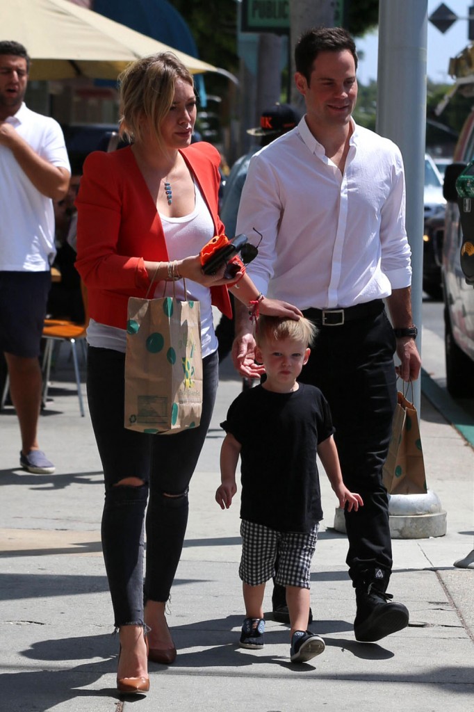 Hilary Duff spotted with her son and ex-husband