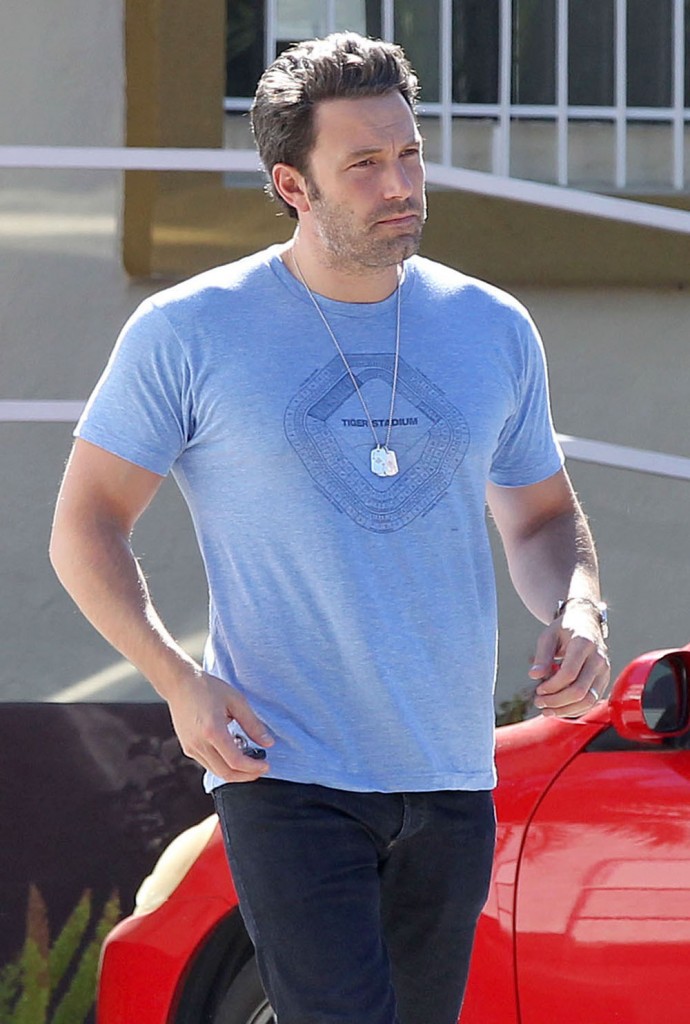 Exclusive... Ben Affleck Stops For A Massage In Los Angeles